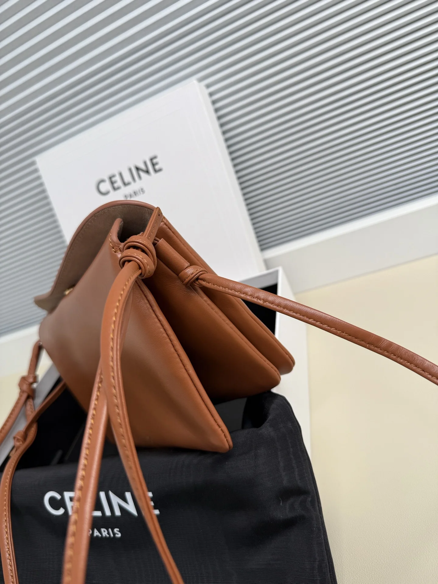 Celine 10p862 Classic Tri-Layer Bag Crossbody Bag - Detail view 3