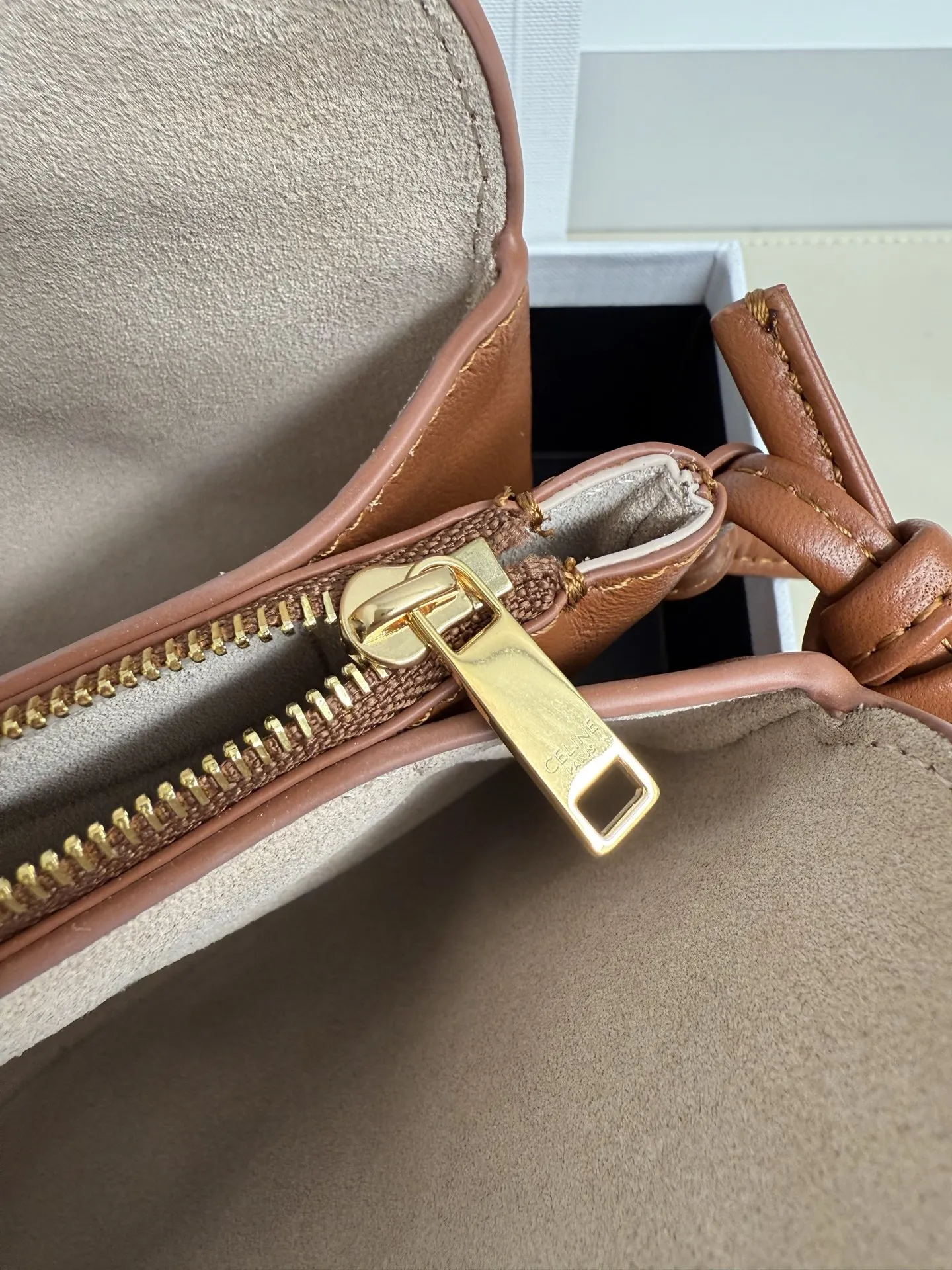 Celine 10p862 Classic Tri-Layer Bag Crossbody Bag - Detail view 8