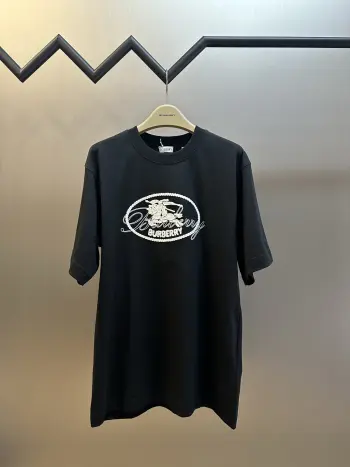 Overlapping Stamp War Horse Crew Neck Short Sleeve T-shirt