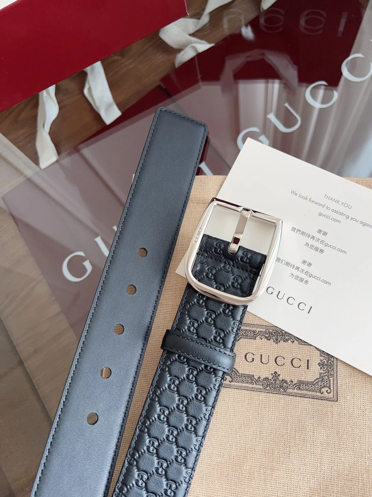 <p> Gucci古驰 法国原厂皮料 黑色牛皮 品质毋庸置疑 没有更好 只有最好 尺寸4.0厘米</p>