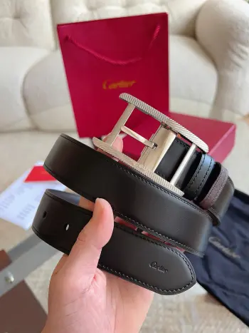 <p> Cartier 卡地亚  新款TANK DE CARTIER系列皮带  镀钯饰面皮带扣 饰有槽纹图案  CARTIER 标志 凭借匠心杰作展现与众不同的美感 融合精湛工艺与经典设计 演绎隽永风格 潇洒不羁 果敢独立 款式易搭配服饰 休闲正装两相宜 皮带宽度 35mm</p>