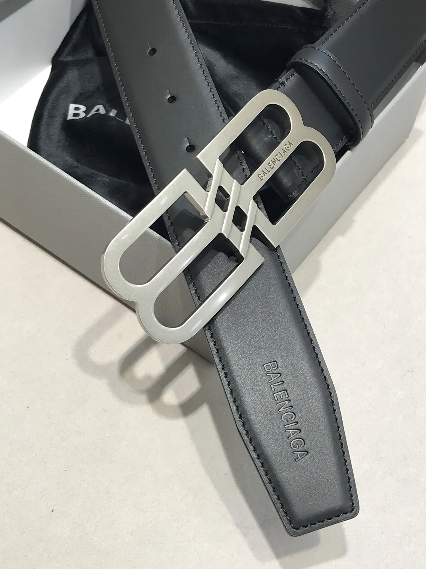 Balenciaga Balenciaga Fall-Winter Refined Fashion Belt - Detail view 4