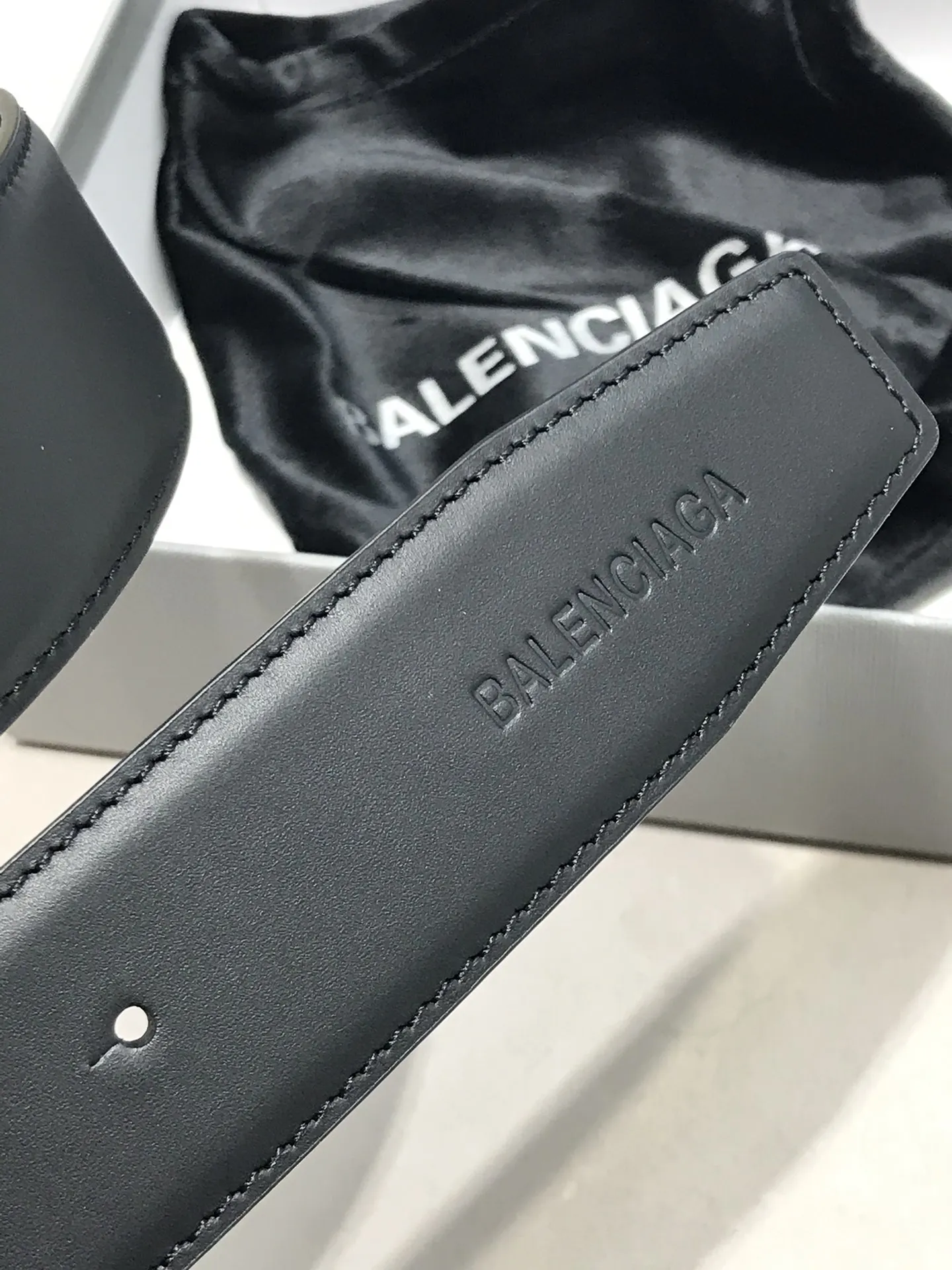 Balenciaga Balenciaga Fall-Winter Refined Fashion Belt - Detail view 8