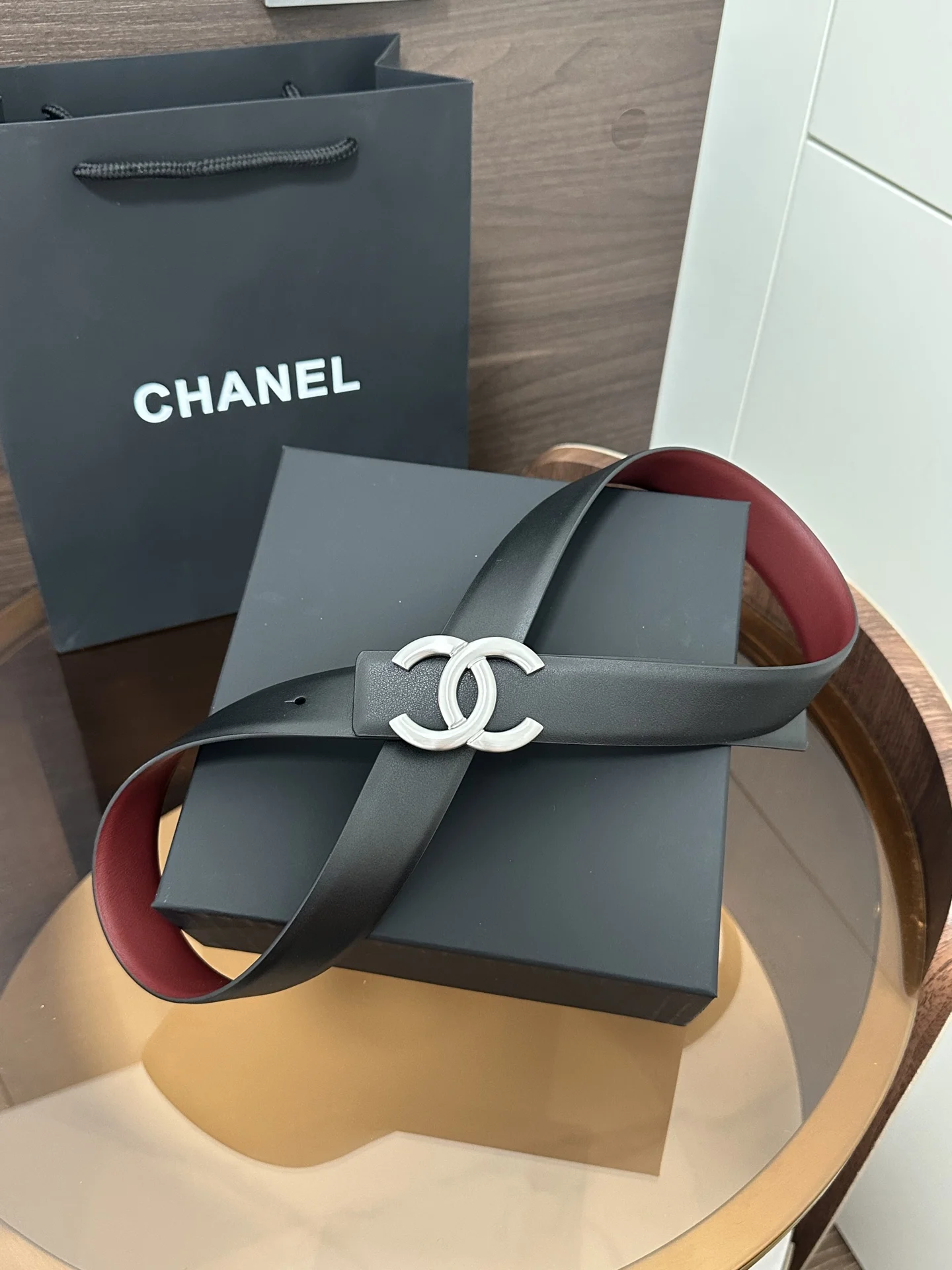 <p> CHANEL 香奈儿 秋冬系列 高端女士细腰带 双面原版牛皮 手感柔软舒适 精致女士必备款 时尚优雅 宽度3.0CM</p>