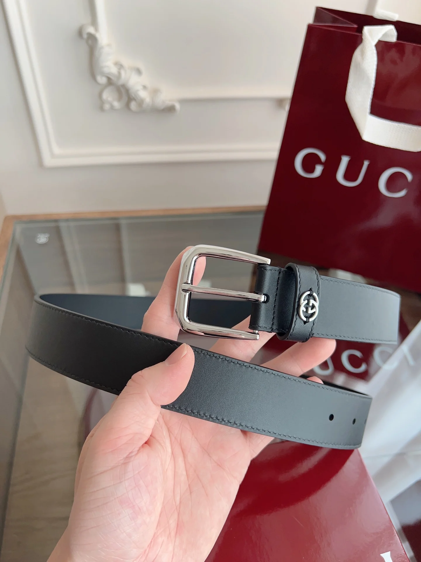原单古奇皮带|高仿古奇皮带|精仿古奇皮带|一比一古奇皮带<p> Gucci 专柜同款 进口意大利牛皮 原版进口平纹底衬里 搭配纯铜五金带扣 纯进口机械车线 工艺精细 原单品质 宽度3.5CM</p>