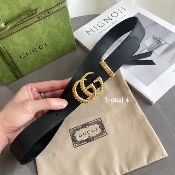 <p>   Gucci 专柜新版横标 编码414516 APOOT 双面进口原厂牛皮材质 宽度3.0cm 新款亮金螺丝双G扣</p>