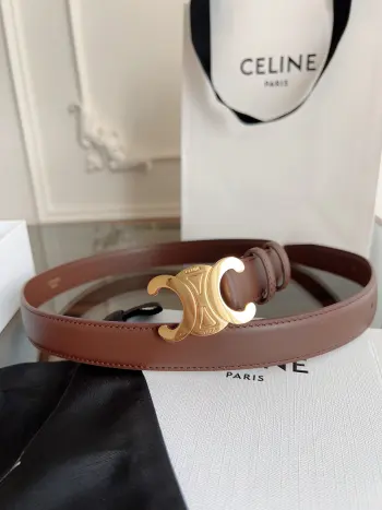 <p>    赛琳 CELINE女士皮带 小牛皮质感搭配独特凯旋门扣 颜色咖啡色 宽2.5cm 低调中暗藏奢华 轻松点亮穿搭  手工缝制 </p>