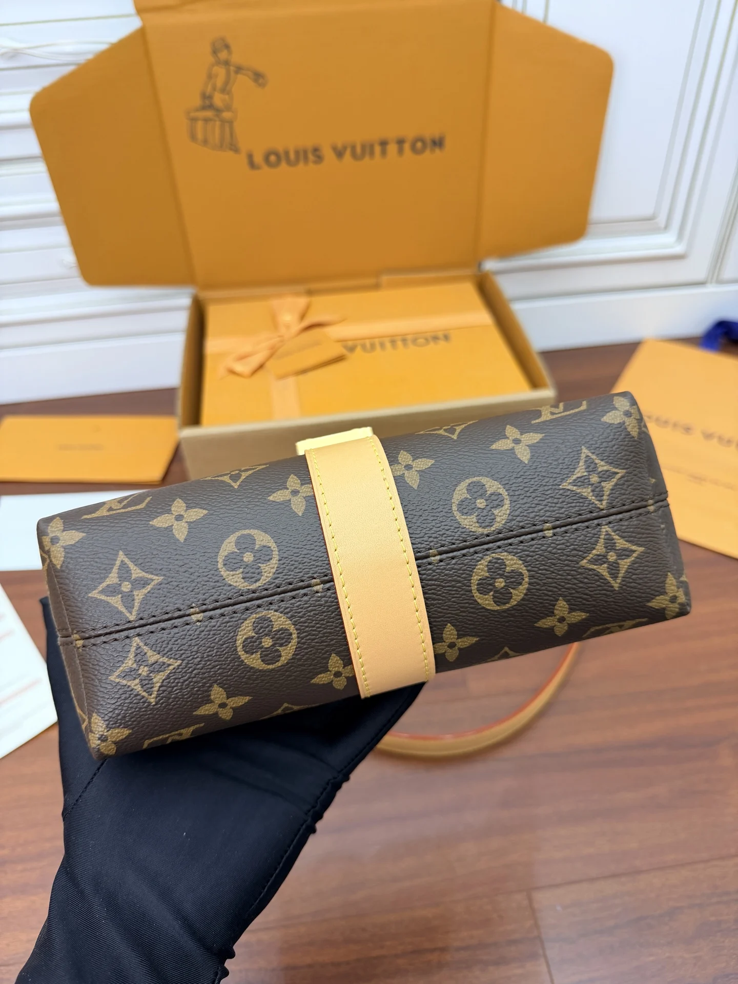 Louis Vuitton M26191 Dynamic Electronic Chip Gift Bag Shoulder Bag - Detail view 9