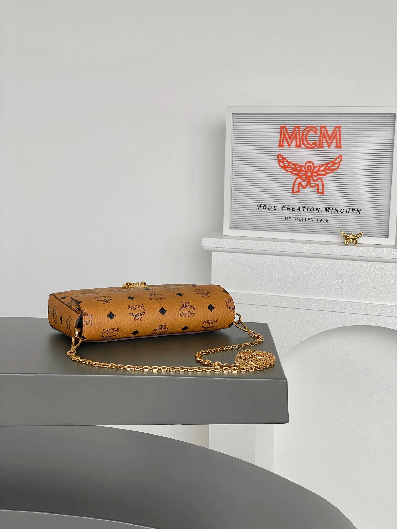 MCMMMRAAME03CO001 印花新版中号信封包 斜挎包 - 细节图 3