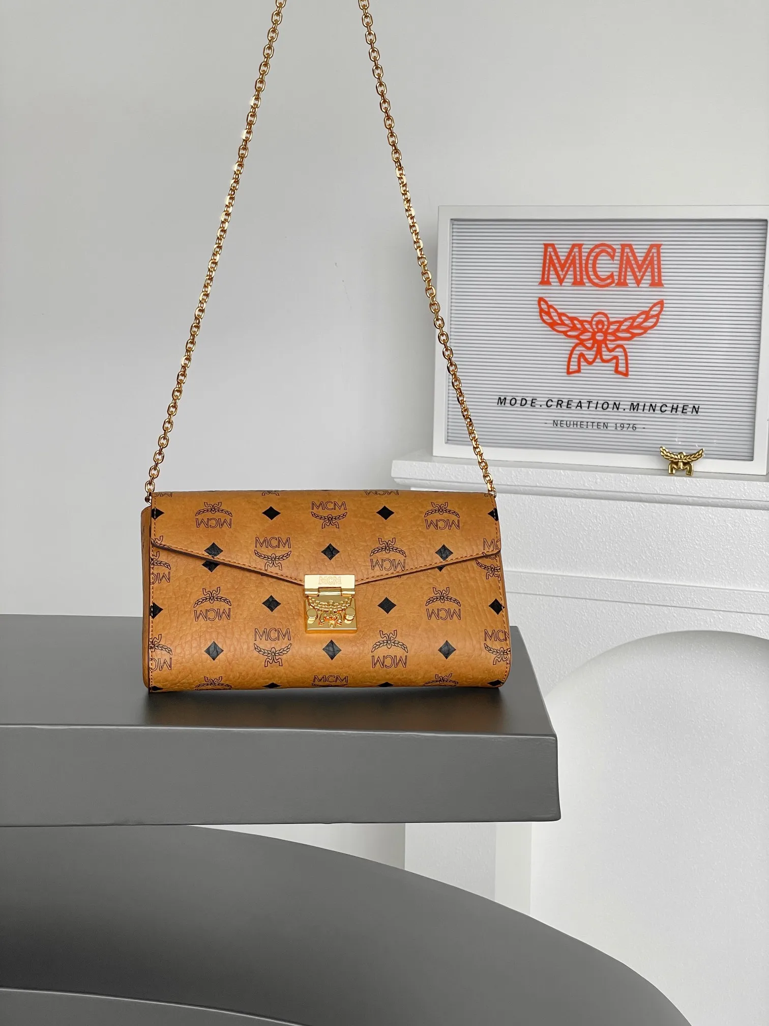 MCMMMRAAME03CO001 印花新版中号信封包 斜挎包 - 细节图 5