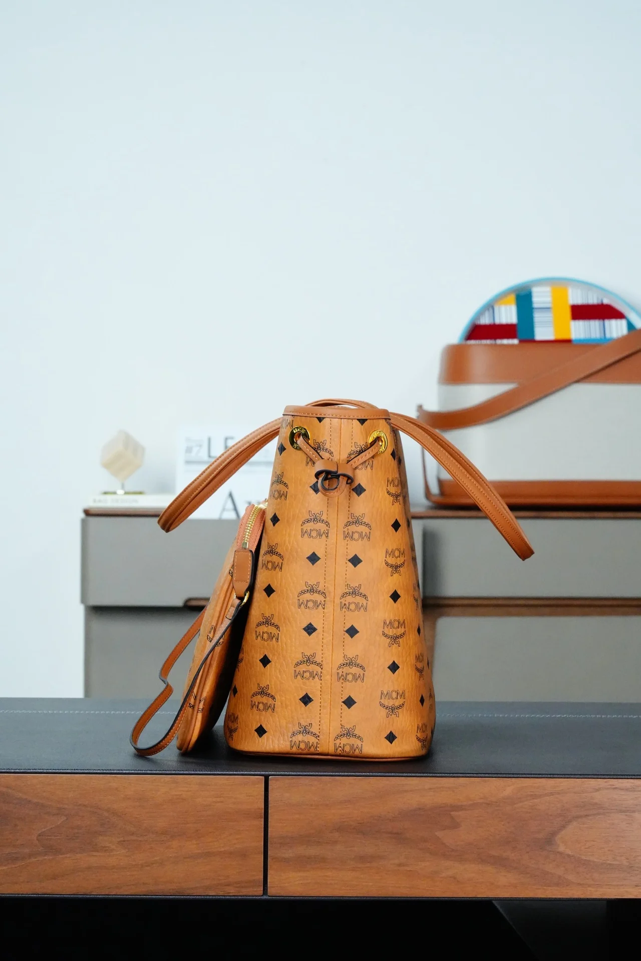 MCM MWPCSVI01CO001 Double-Sided Shopping Bag Mother-Child Bag Shoulder Bag - Detail view 2