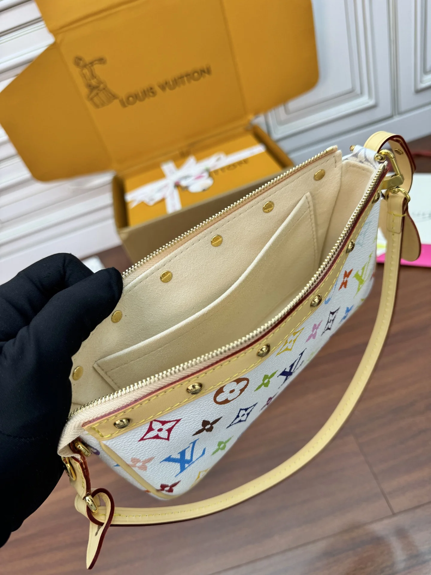 Louis Vuitton M13404 Dynamic Electronic Chip Diamond Fabric Bag Shoulder Bag - Detail view 7