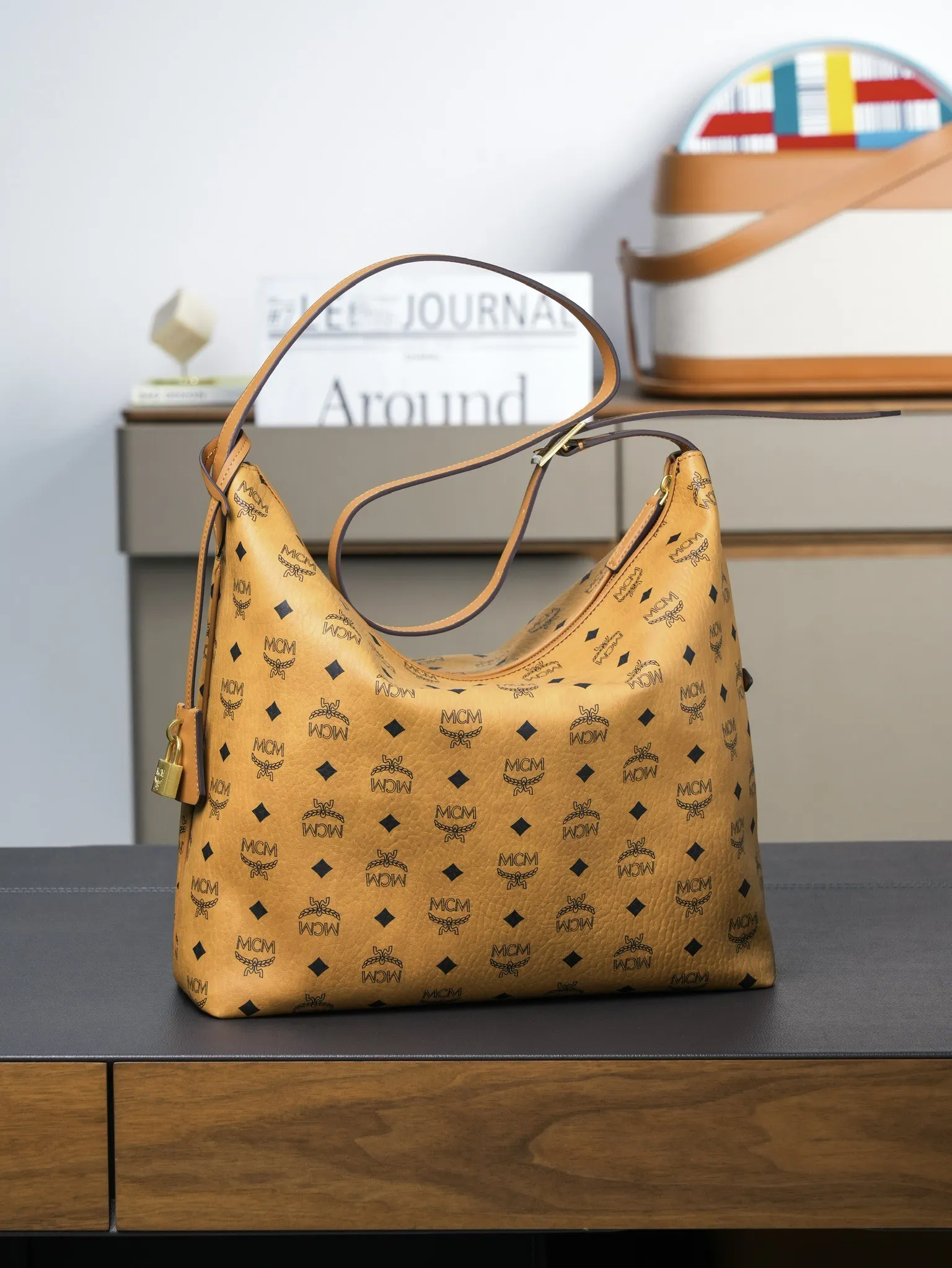 MCM MWHESTA02CO001 MCM Aren Hobo New Shoulder Bag Single Shoulder Bag - Detail view 1