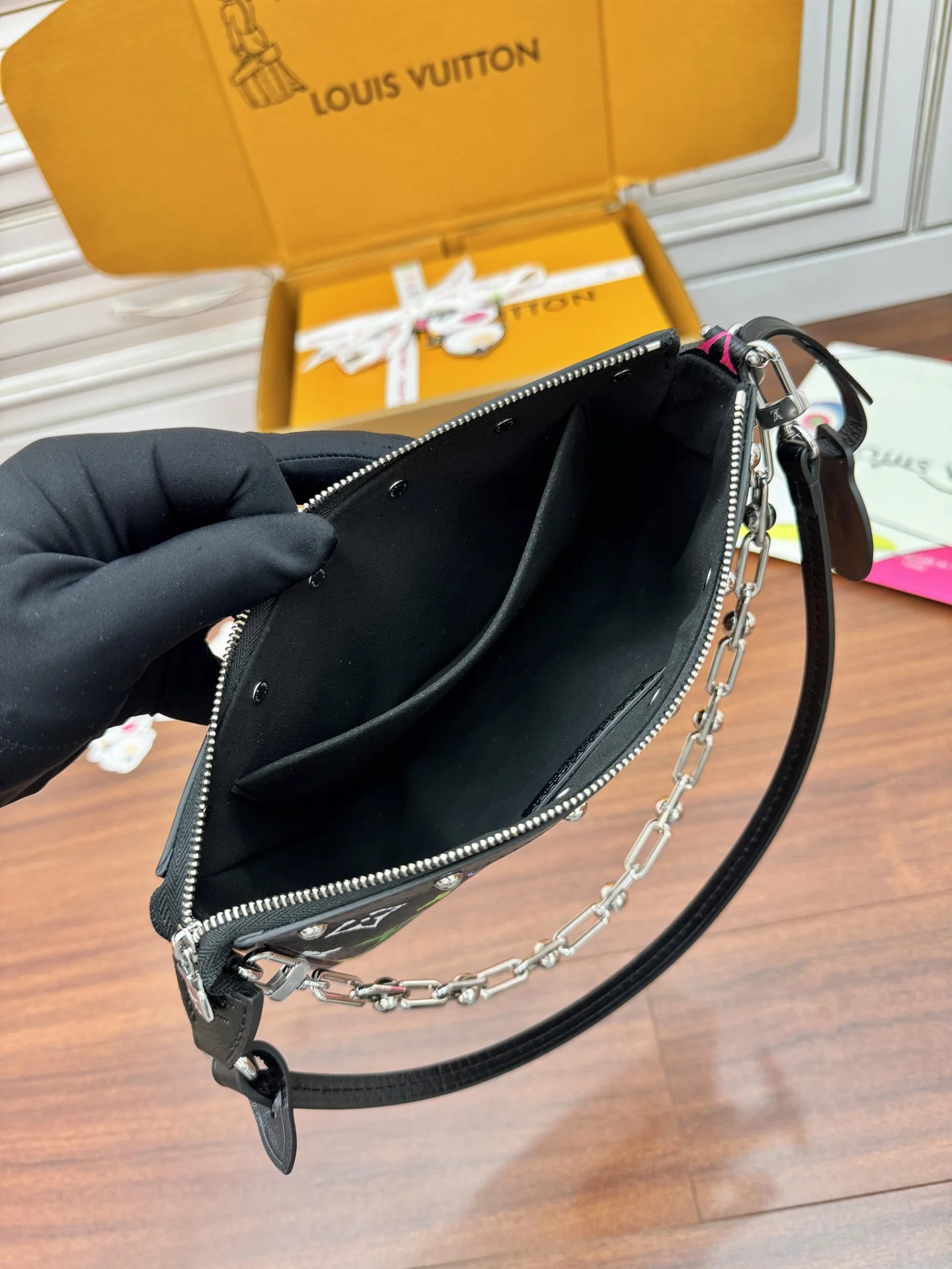 Louis Vuitton M13663 Dynamic Electronic Chip Diamond Fabric Bag Shoulder Bag - Detail view 7