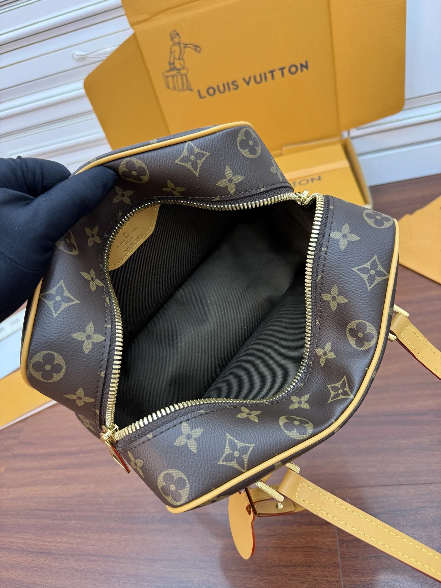 Louis Vuitton M46321 Dynamic Electronic Chip Diamond Fabric Bag Shoulder Bag - Detail view 7