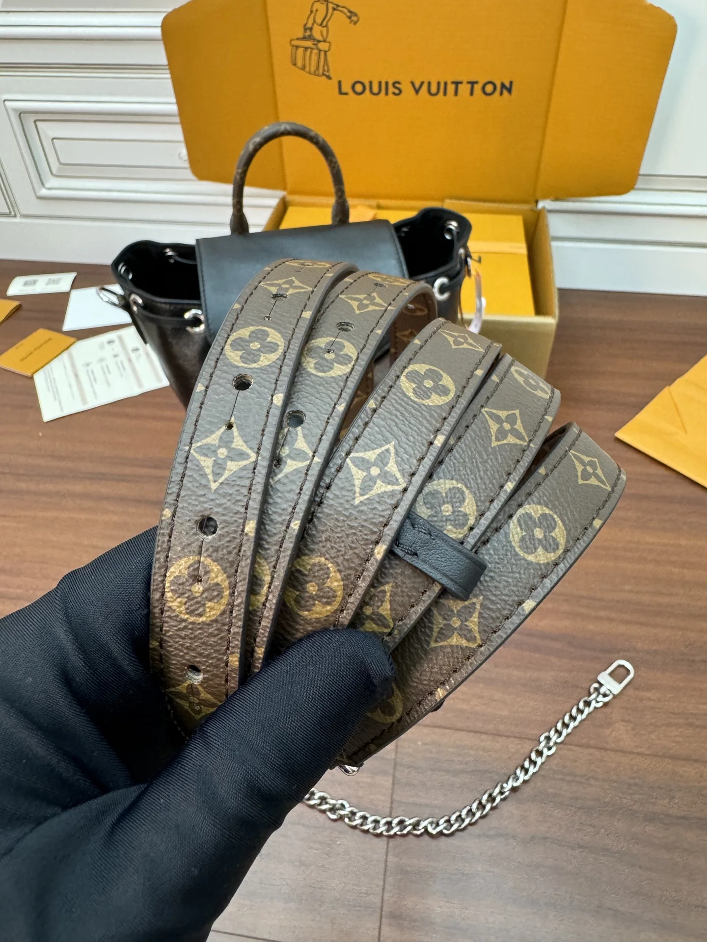 Louis Vuitton M12587 Dynamic Electronic Chip Gift Bag Backpack - Detail view 5