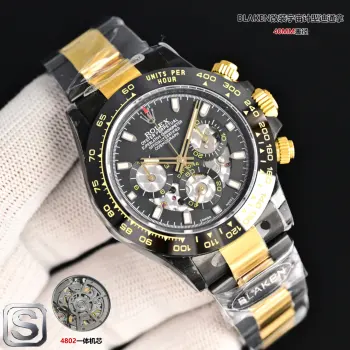 **BLAKEN UPGRADE ALERT!**劳力士 ROLEX 迪通拿系列 第六代迪通拿碳黑复刻版 镂空设计 6th Gen Daytona Carbon Black Replica 40mm上手绝了 核心亮点一眼种草 BKL   12.2mm超薄机身 12.2mm Ultra-thin Case 甩开市面13.5mm普通款  全实心精钢 Solid Stainless Steel 打造 接缝几乎0缝隙 质感拉满   哑黑套件 Matte Black Kit 升级+多色圈口 Multi-color Bezels 可选 后期想换风格随便搭 个性党狂喜   表带双选项 硅胶款 Silicone Strap 轻便舒适/精钢款 Steel Strap 硬朗有范儿 CNC全程精雕 CNC Precision Engraving + 人工打磨 细节控直接爱住  机芯硬核 4802一体机芯 4802 Integrated Movement 搭载72-hour Long Power Reserve长储能 计时功能 Chronograph Function 和专柜同步 走时稳得一批 贴心设计 蚝式