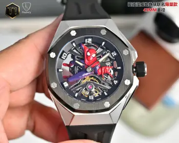 LS .Factory 爱彼 Audemars Piguet  漫威黑豹联名限量款 皇家橡树概念系列26620lO.OO.D077CA.011 新开模43 毫米表壳 采用全新设计 更符合人体工学的表壳 更精致的表壳细节 它具有较大的抛光倒角  尺寸 43MM 14MM  43毫米宽的表壳经过精心修饰 以容纳直径稍大的新机芯2 机芯采用进口订制手动陀飞轮机芯 更佳美观 质量更稳定 3 表壳采用日本 316 精钢打造 显示出钢壳更佳鲜亮 非市场用普通 306 钢 4 镜面采用进口蓝宝石玻璃镜面5  表带采用帆布带包皮 配带起来更加舒服 手感更好 非皮革压制而出 扣子采用折叠蝴蝶扣 6 现在下单送随身携带订制方便盒子一个 先到先得 送完为止
