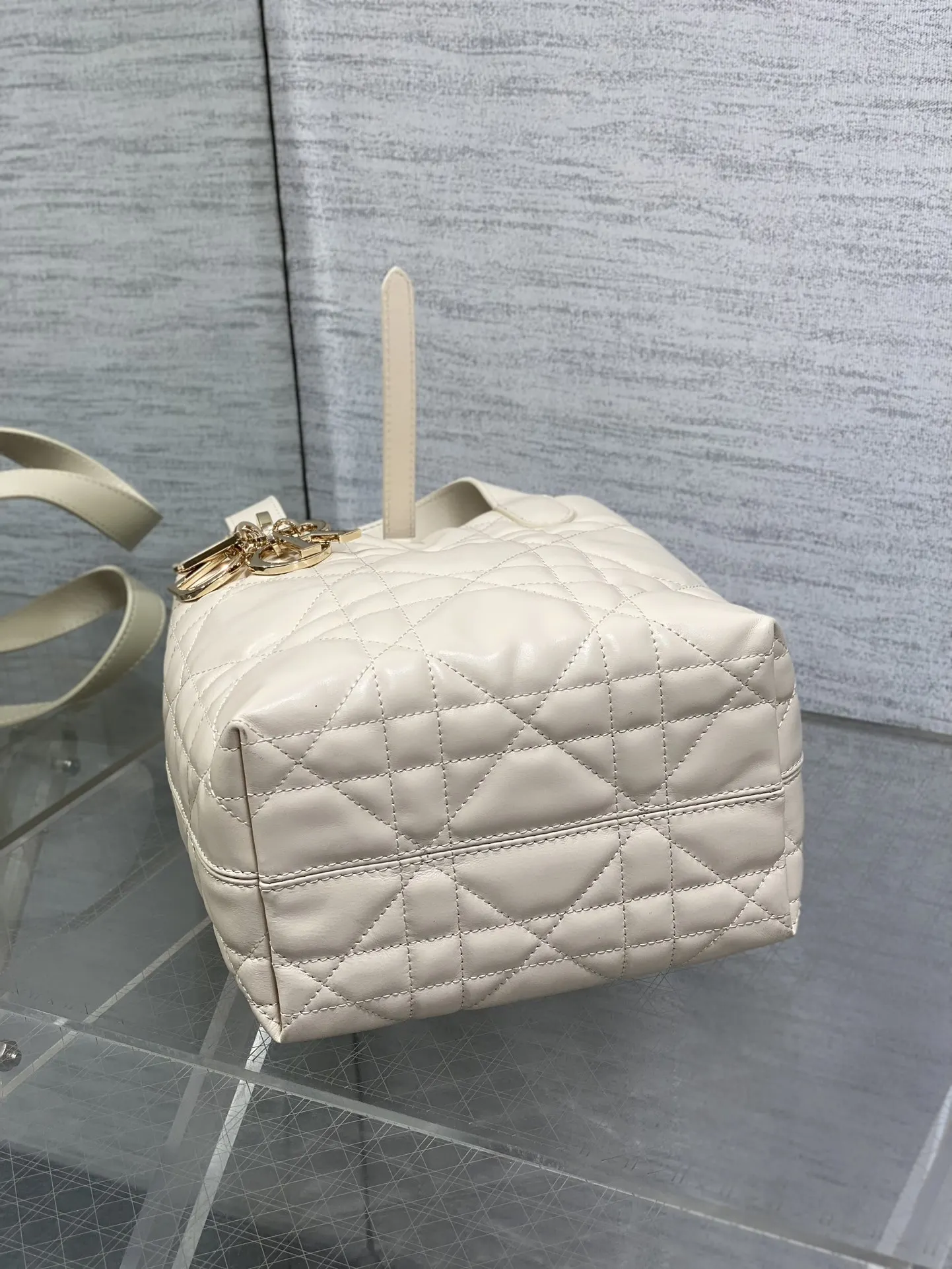 迪奥象牙白竖版系列迷你斜挎包 女士斜挎包 - 细节图 7
