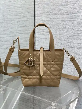 银油蜡皮Toujours竖版系列迷你斜挎包 女士斜挎包