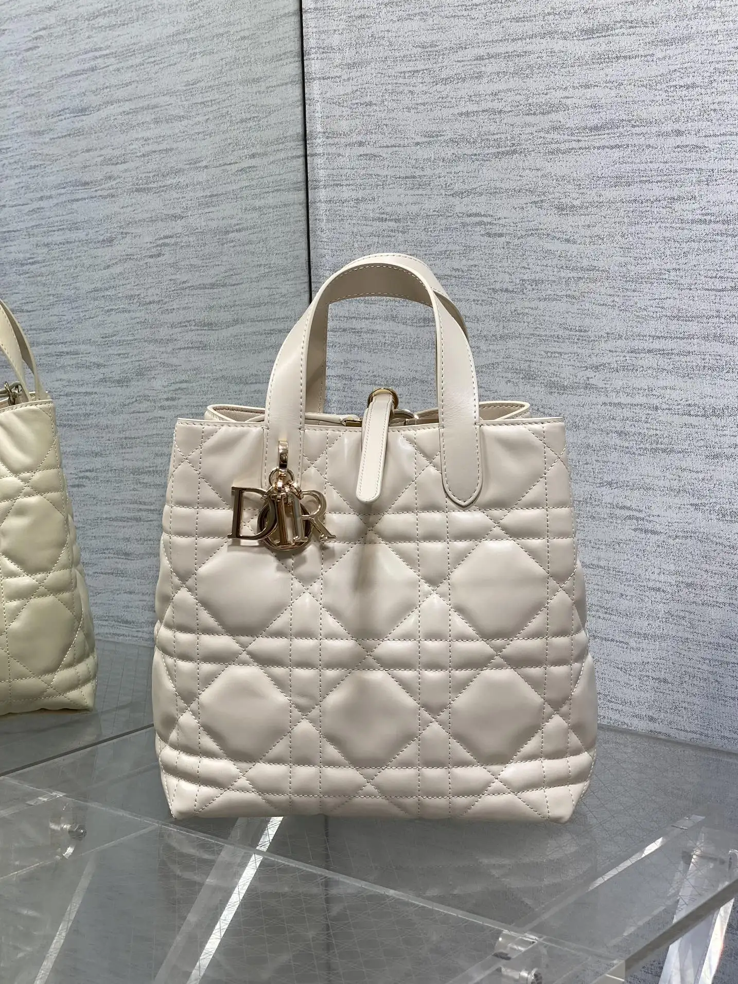 迪奥象牙白竖版系列迷你斜挎包 女士斜挎包 - 细节图 2