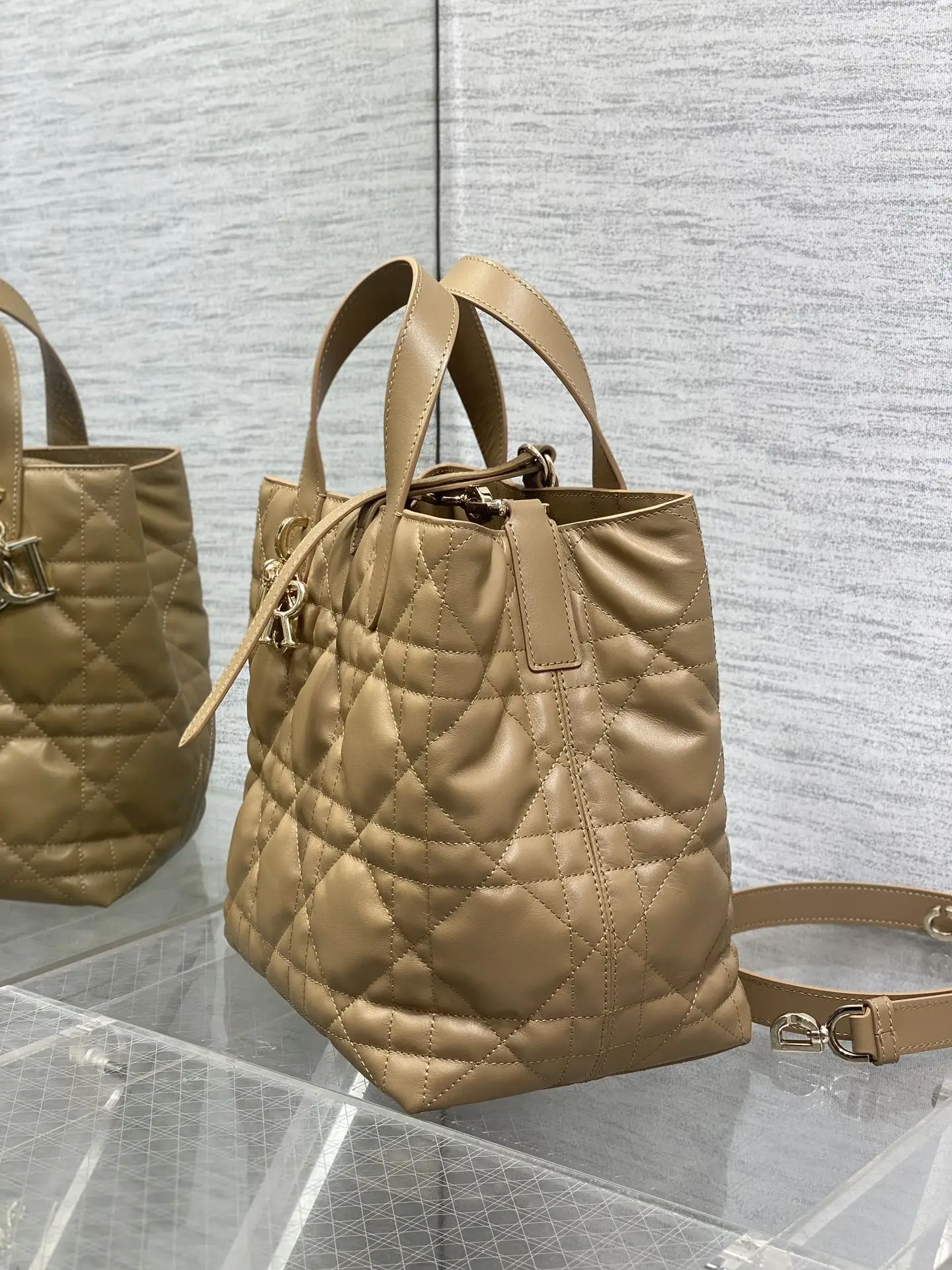 迪奥银油蜡皮Toujours竖版系列迷你斜挎包 女士斜挎包 - 细节图 6