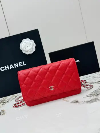 <p> 进口原厂皮    配盒 CHANEL发财包 大球纹银扣 顶级货 新品到货 全钢24K五金链条 专柜对版升级版磁扣𝑊𝑂𝐶压花鱼子酱进口小牛皮[666]经典升级全新磁扣 更便捷好用𝑤𝑒𝑙𝑙𝑒𝑡 𝑜𝑛 𝑐ℎ𝑎𝑖𝑛带链条的手拿包 可斜挎可单肩的包包 实在是太实用了 上身效果非常棒 女士们赶紧啦 又名 发财包 这么趣味的一款 一定会给你带来好运 〰 </p><p>型号 AP0250 </p>