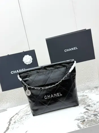 <p> 进口原厂皮    CHANEL 小号垃圾袋 香奈儿顶级原单货23A 22bag水桶包春夏火爆经典永不过时的垃圾袋 银标菱形格纹抽绳开合链条亮面油蜡小牛皮可斜挎可单肩 本季最火最值得入手的系列 它的名字叫22 bag 小香凡是以数字命名的都必火爆也一定会成为经典超级时尚和大气 非常好搭配 型号 AS3260</p><p>尺寸 长37x宽7x高35cm </p>