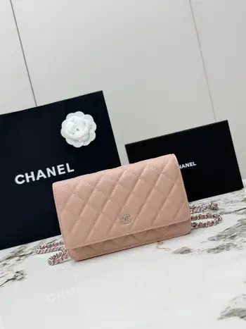 <p> 进口原厂皮    配盒 CHANEL发财包 大球纹银扣 顶级货 新品到货 全钢24K五金链条 专柜对版升级版磁扣𝑊𝑂𝐶压花鱼子酱进口小牛皮[666]经典升级全新磁扣 更便捷好用𝑤𝑒𝑙𝑙𝑒𝑡 𝑜𝑛 𝑐ℎ𝑎𝑖𝑛带链条的手拿包 可斜挎可单肩的包包 实在是太实用了 上身效果非常棒 女士们赶紧啦 又名 发财包 这么趣味的一款 一定会给你带来好运 〰 </p><p>型号 AP0250 </p>