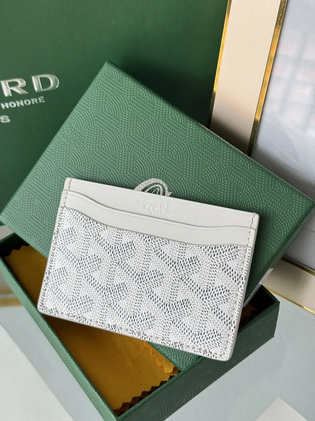 Goyard 3301 Compact Card Holder Wallet - Detail view 2