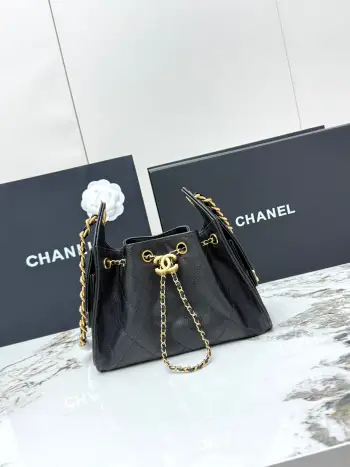 <p> 进口原厂皮    CHANEL 迷你 原单货 香奈儿单肩包 25Bag 26C 金色双C Logo 菱格图案皮穿链条 颗粒压花进口鱼子酱球纹小牛皮 𝗆𝗂𝗇𝗂 经典黑金 秀场热门𝗁𝗈𝖻𝗈 设计独特 相当霸气的风格超大容量轻松装下日常所需 逛街 旅行都是超高值好伙伴  尺寸 长22x宽12.5x高20cm </p>