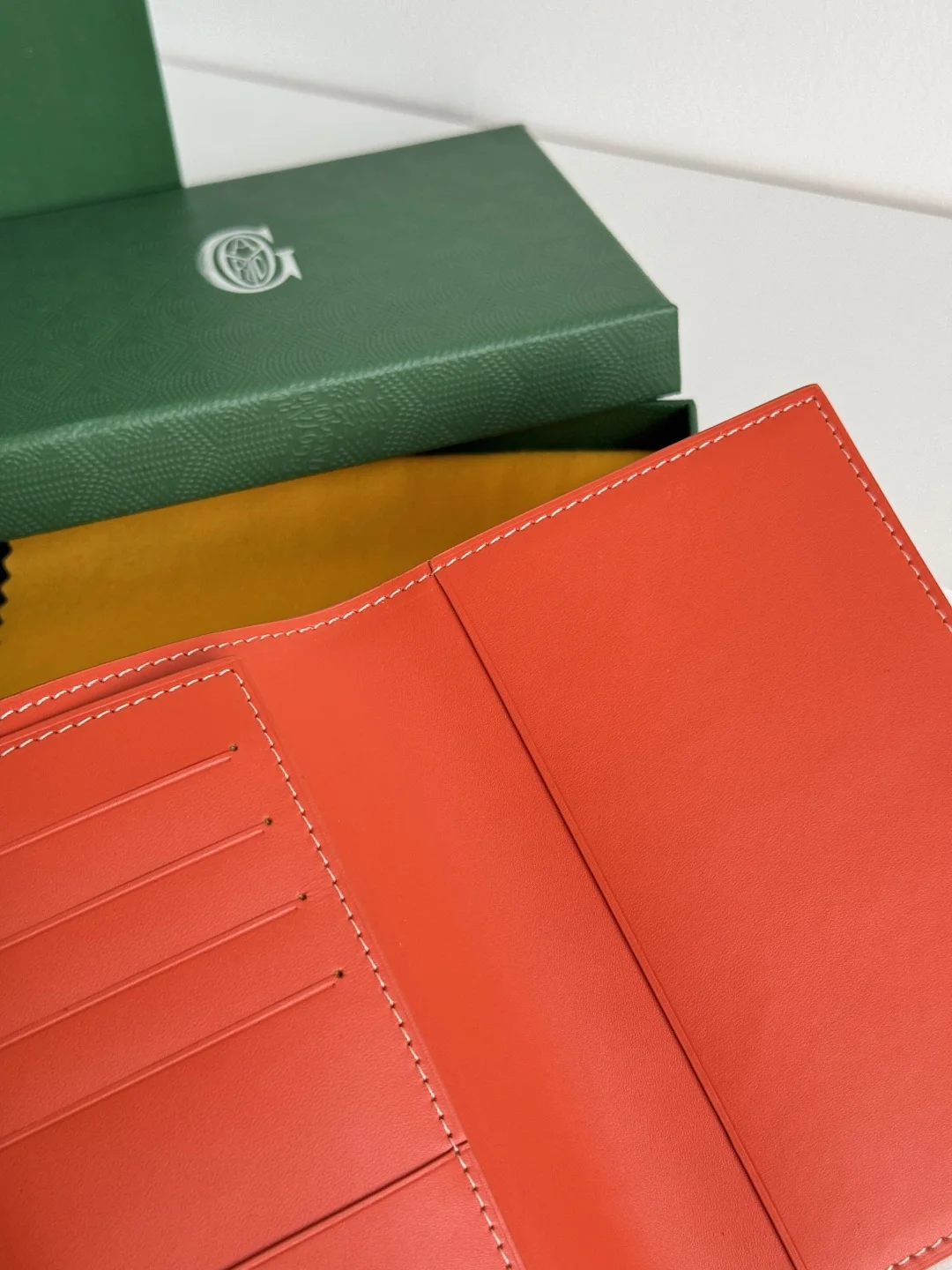 Goyard 3317 Goya Bag Short Wallet Passport Holder - Detail view 8