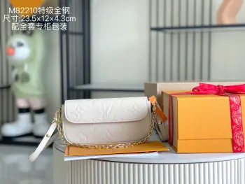 <p> 163 芯片  特级全钢五金 原厂皮  M82210 皮料是正品代工厂意大利A级皮料 特级正品 :所谓的特级正品 是在于品质 五金 面料 手工 油边 A级出品 拍摄图跟产品一致丶配图上的全套包装.尺寸:23.5x12x4.3CM</p>