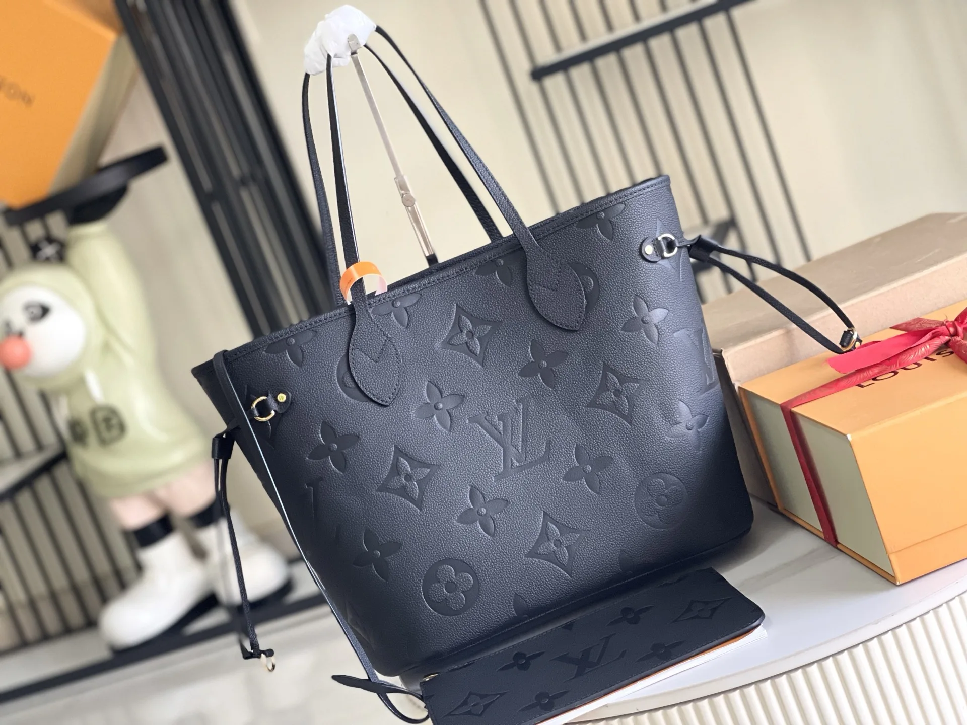 Louis Vuitton M45685 Italian Grade A Leather Handbag Shoulder Bag - Detail view 2