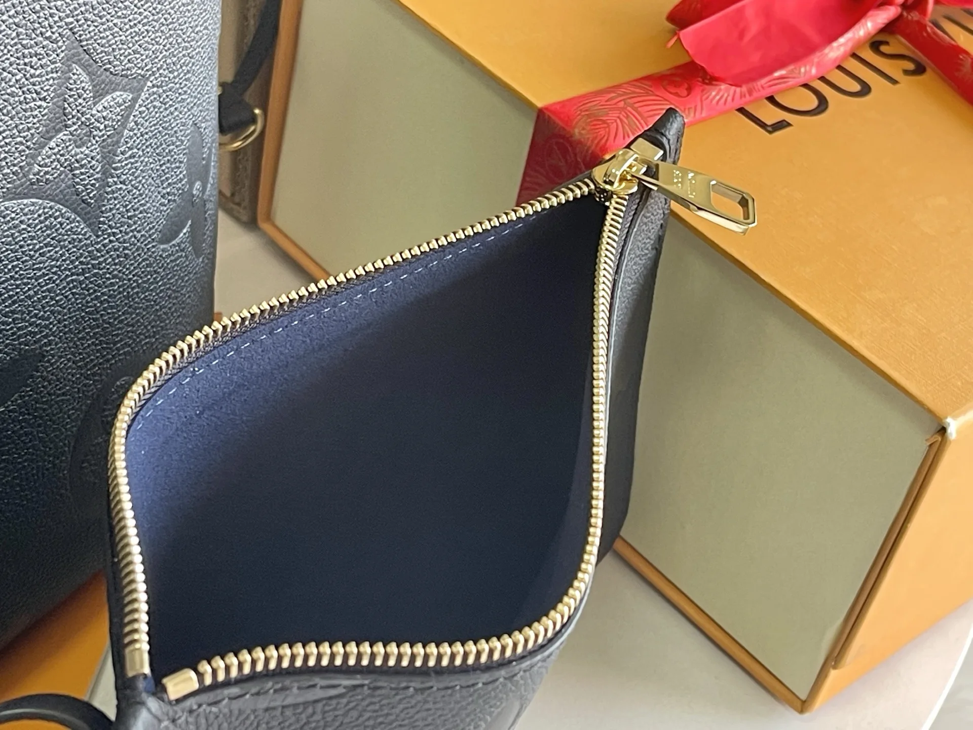 Louis Vuitton M45685 Italian Grade A Leather Handbag Shoulder Bag - Detail view 9