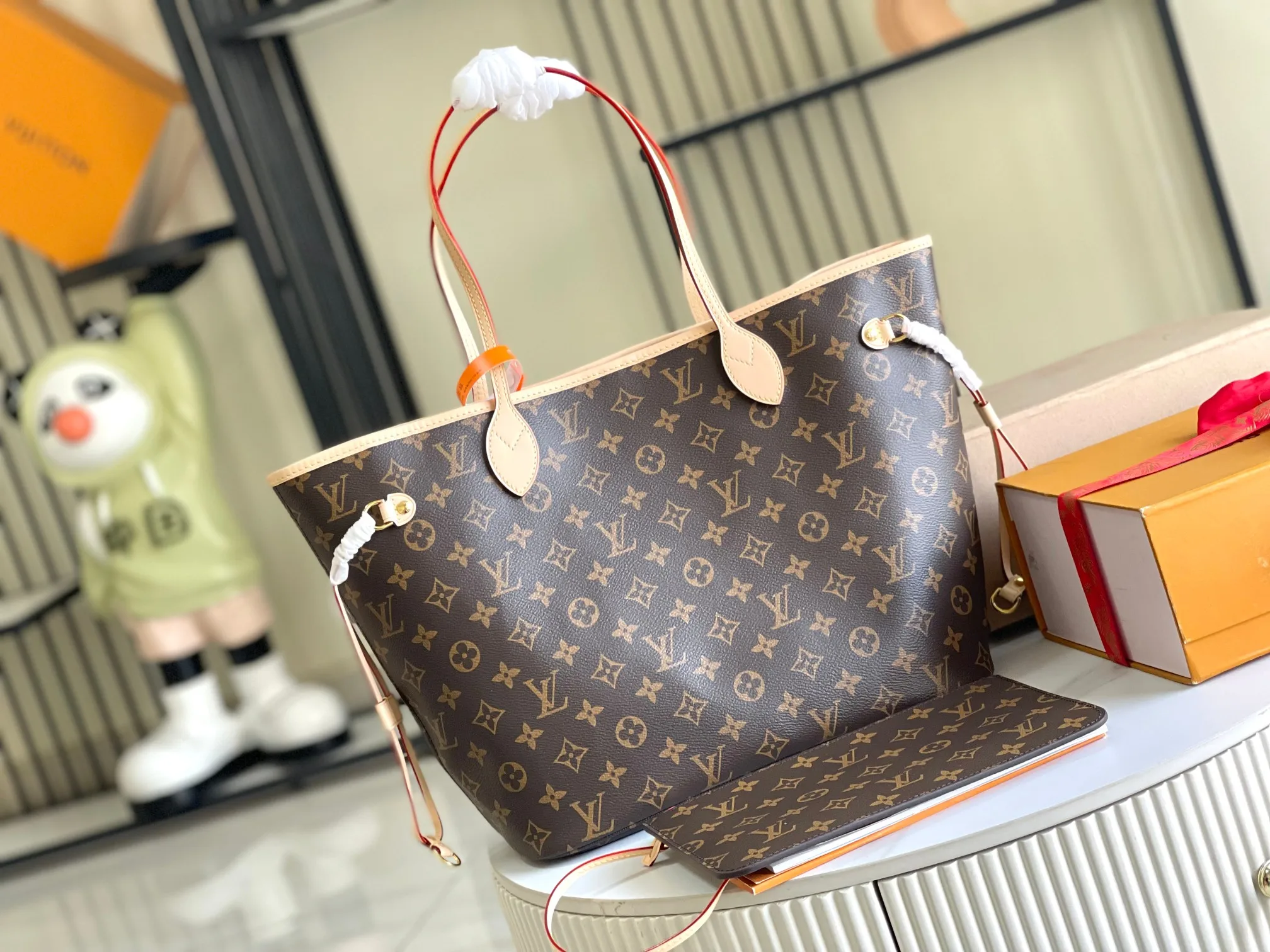 Louis Vuitton M46987 Italy A-level old flower red leather handbag shoulder bag - Detail view 2