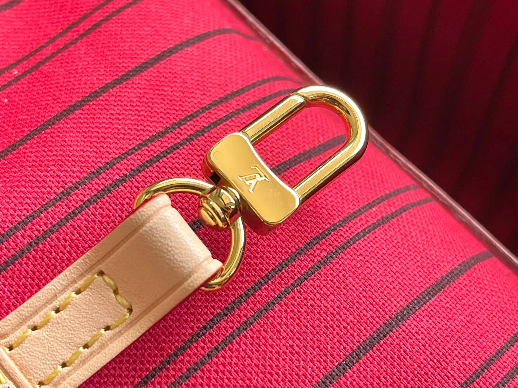 Louis Vuitton M46987 Italy A-level old flower red leather handbag shoulder bag - Detail view 8
