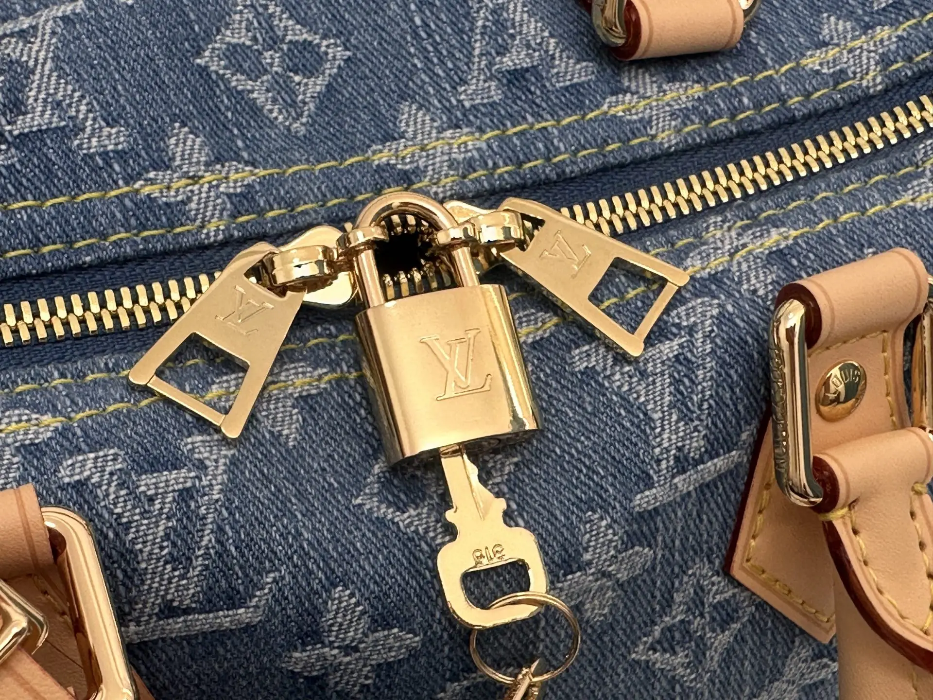Louis Vuitton M14430 Denim Bucket Bag Shoulder Bag - Detail view 8