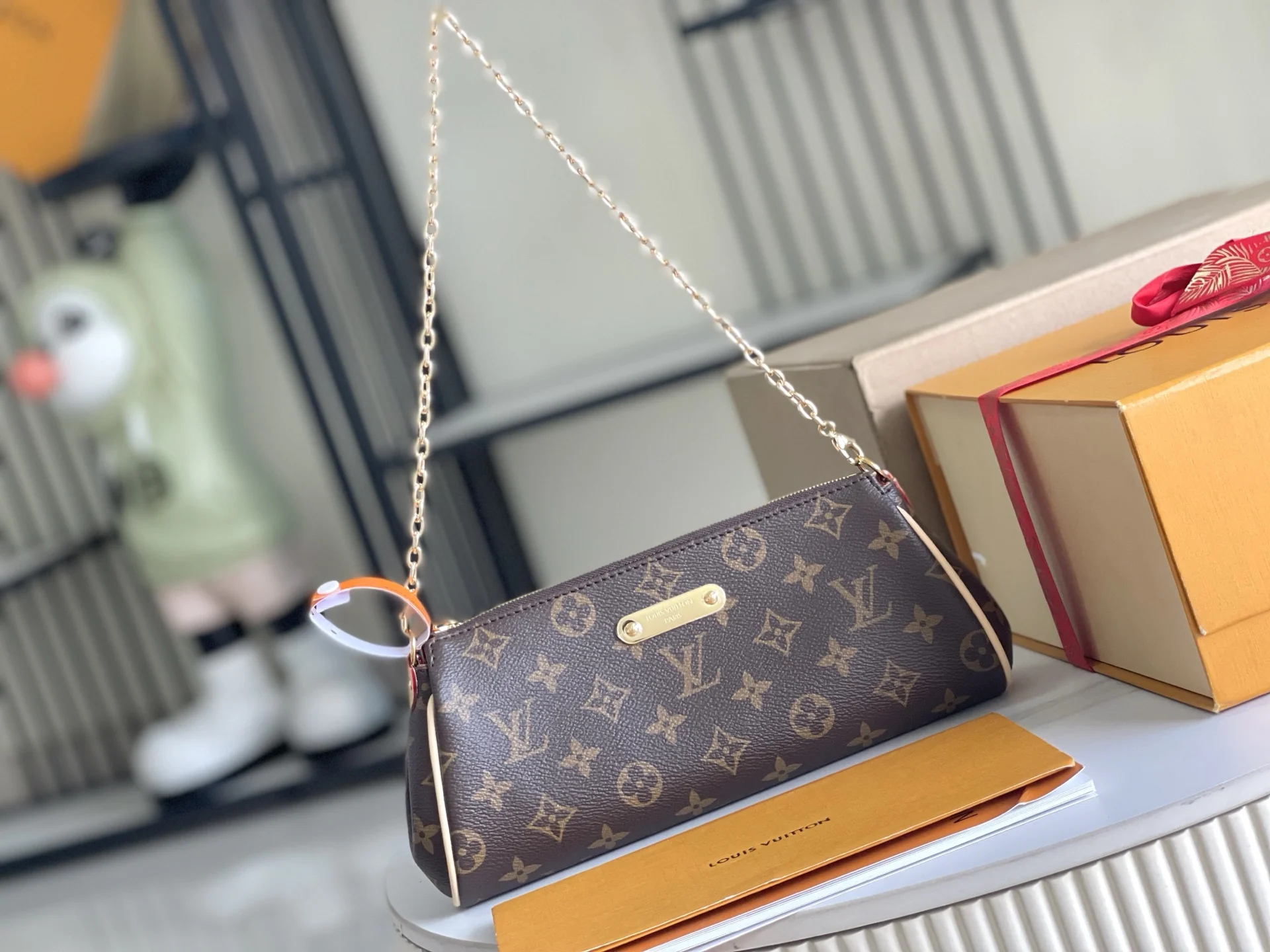 Louis Vuitton M13567 Italian Grade A Leather Bag Shoulder Bag - Detail view 2