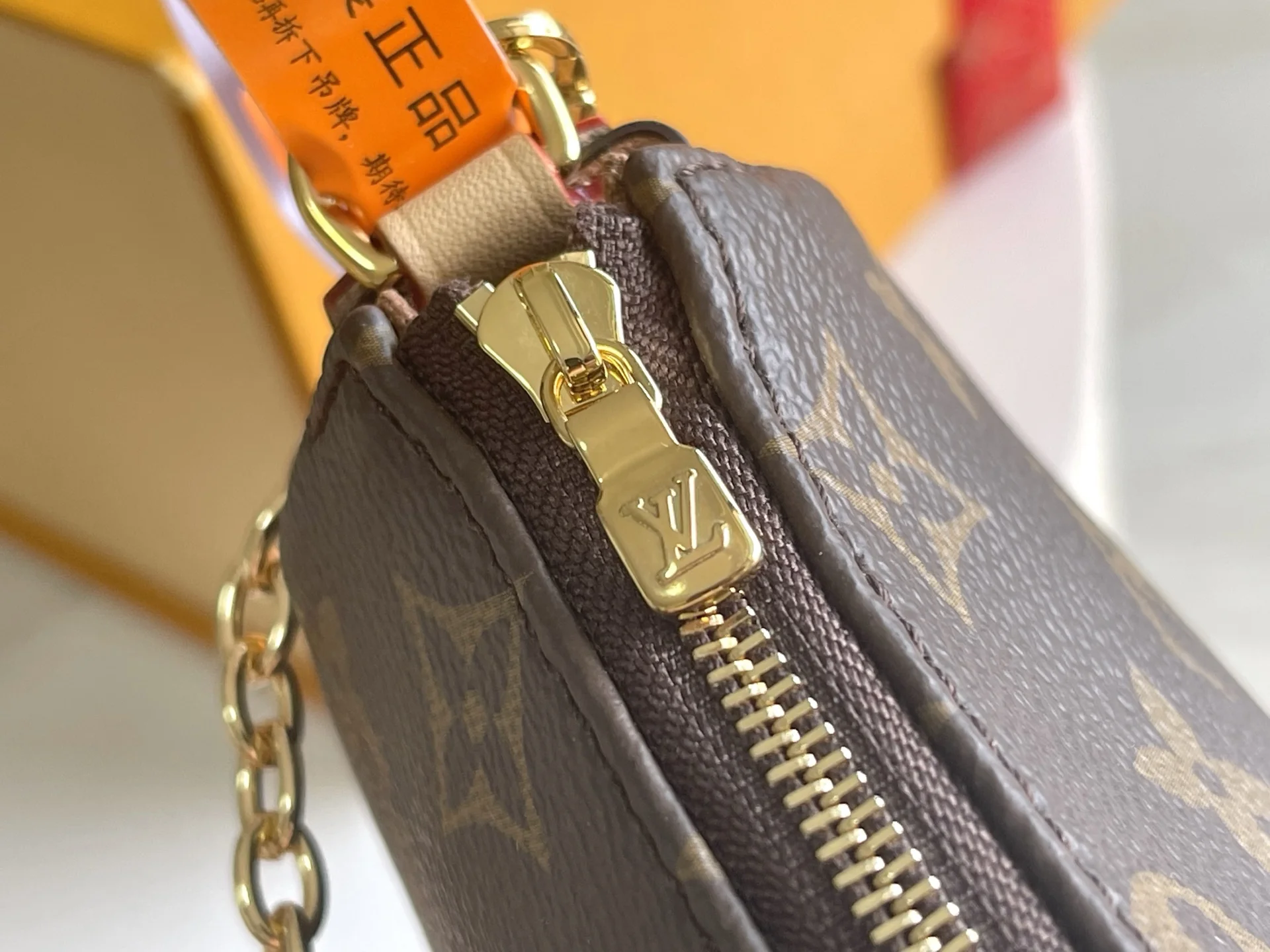 Louis Vuitton M13567 Italian Grade A Leather Bag Shoulder Bag - Detail view 7