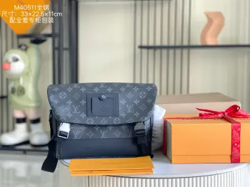 <p> 163 芯片  特级正品质量 M40511 特级加强版 皮料是正品代工厂意大利A级皮料:所谓的特级正品 是在于品质 五金 面料 手工 油边 A级出品 拍摄图跟产品一致丶配图上的全套包装.尺寸:33x22.5x11CM</p>