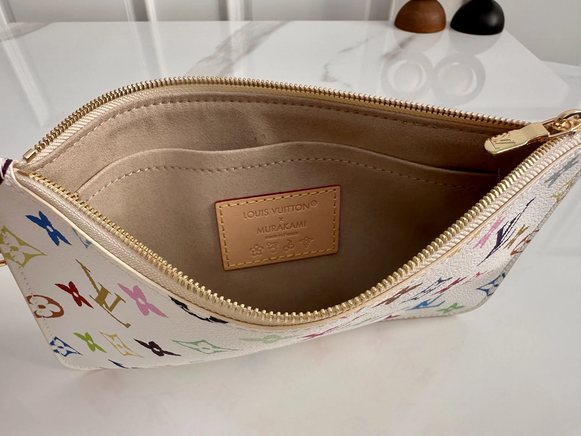 Louis Vuitton M27787 163 Chip White Color Shopping Bag Crossbody Bag - Detail view 8