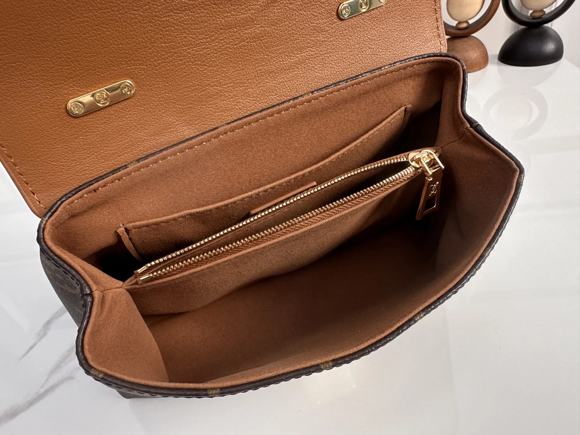 Louis Vuitton M27511 M28288 Old Flower Black Old Flower Brown Classic Canvas Flap Crossbody Bag - Detail view 8