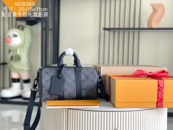 <p> 163 芯片  特级全钢五金 原厂皮 M28369 皮料是意大利A级皮料是在于品质 五金 面料 手工 油边 A级出品 图片跟产品一致丶配全套包装.尺寸:25x15x11CM</p>