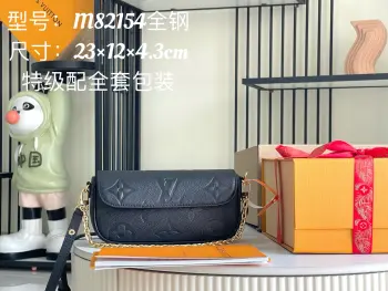 <p> 163 芯片  特级全钢五金 原厂皮  M82154 皮料是正品代工厂意大利A级皮料 特级正品 :所谓的特级正品 是在于品质 五金 面料 手工 油边 A级出品 拍摄图跟产品一致丶配图上的全套包装.尺寸:33x21x16CM</p>
