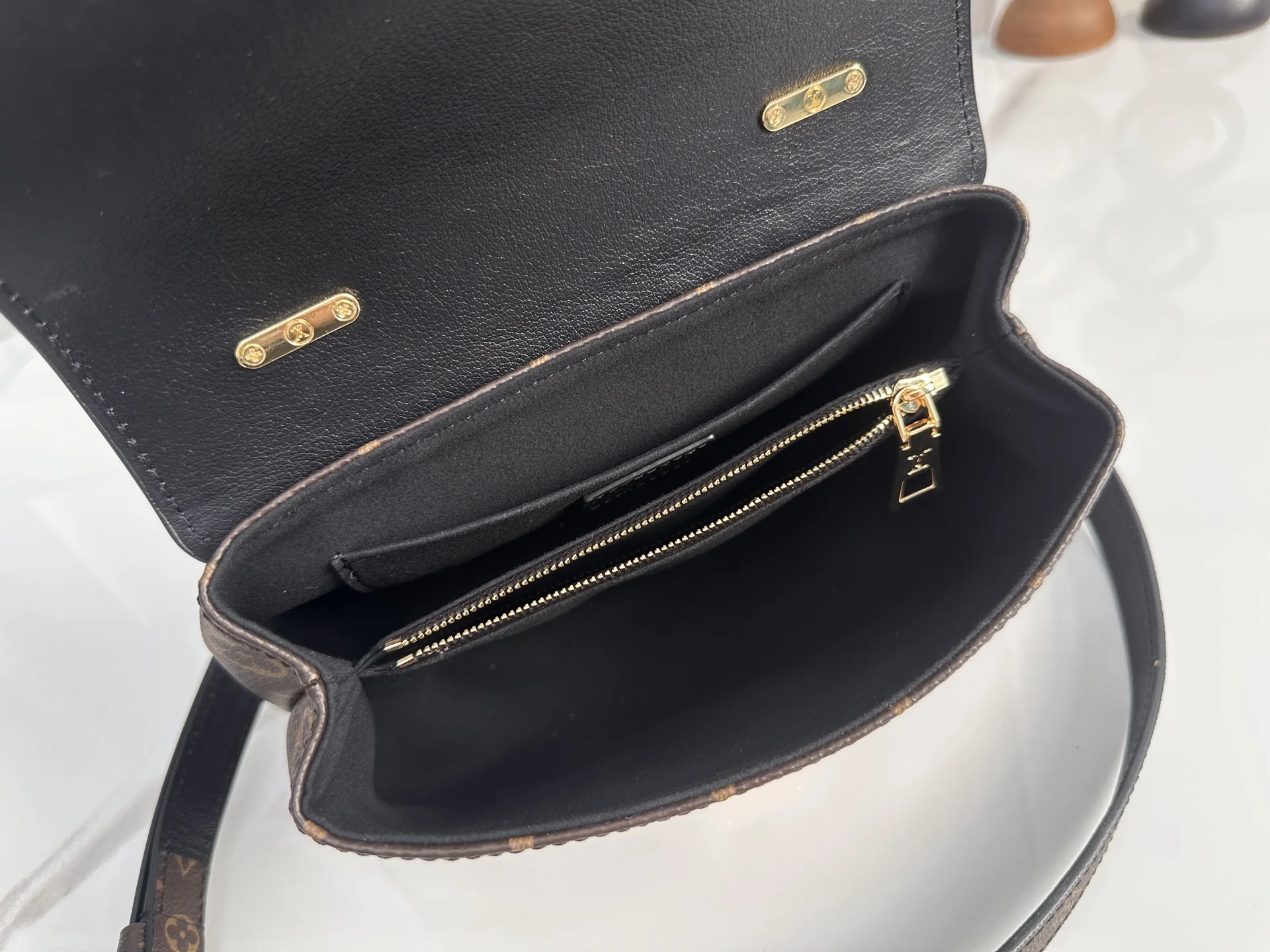 Louis Vuitton M27511 M28288 Old Flower Black Old Flower Brown Classic Canvas Flap Crossbody Bag - Detail view 8