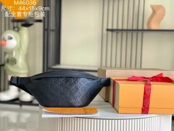 <p> 163 芯片  特级原厂皮 全钢五金 M46036 黑皮压花 皮料是正品法国A级品质 手工 油边细节非常精致 尺寸:44x15x9cm</p>