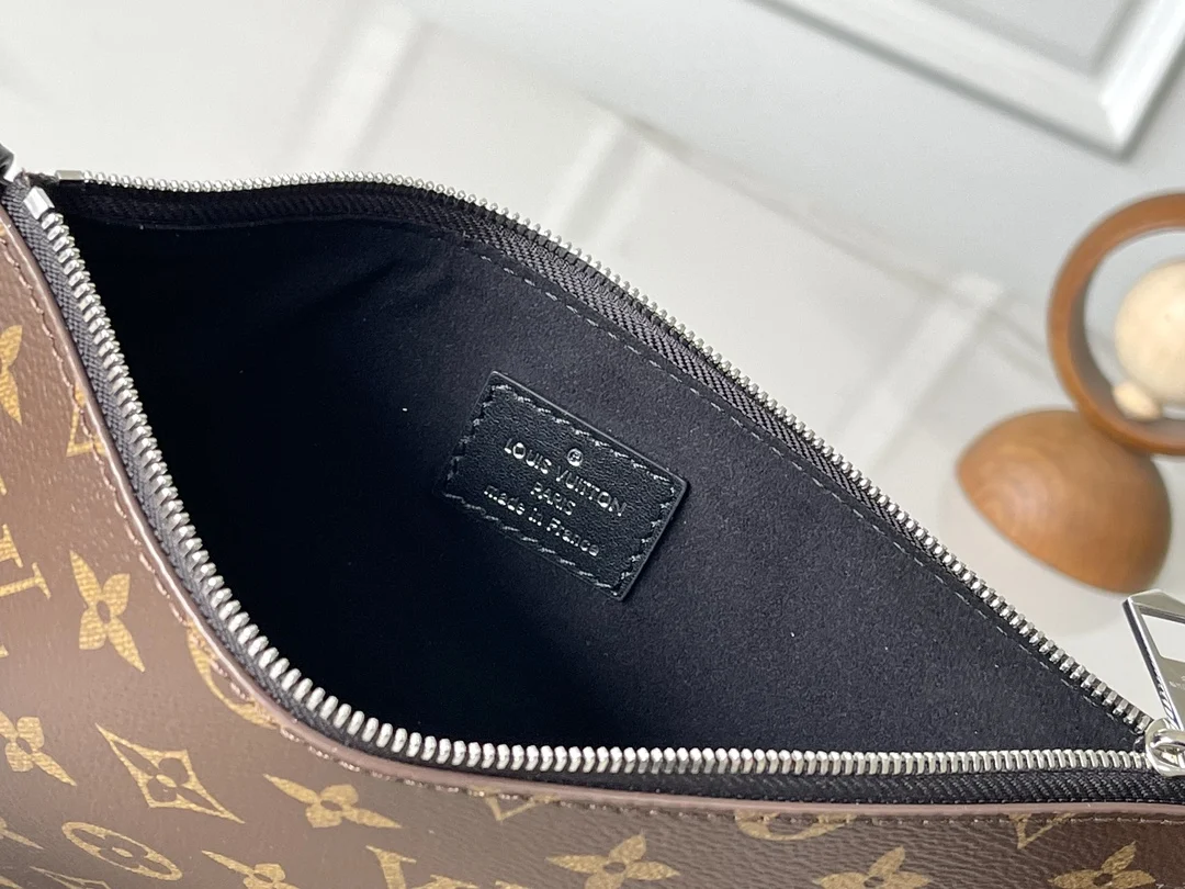 Louis Vuitton M25143 Classic Lambskin Shoulder Bag Shoulder Bag - Detail view 7