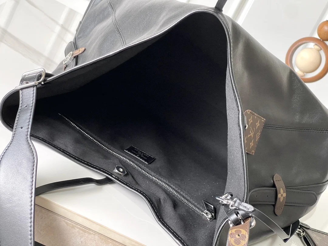 Louis Vuitton M25143 Classic Lambskin Shoulder Bag Shoulder Bag - Detail view 8