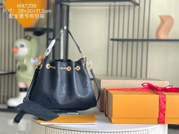 <p> 163 芯片 特级配全套包装 特级原厂皮 全钢五金 M47209 黑色 皮料是意大利A级皮料是在于品质 五金 面料 手工 油边 A级出品 图片跟产品一致丶配全套包装.尺寸:28x20x11CM</p>